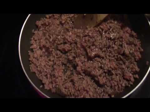 VIDEO : spanish spaghetti and meat sauce -  ...