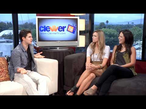 Robbie Amell ScoobyDoo Curse of the Lake Monster Interview