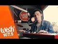 Lauv sings
