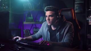 Calitte Oyuncu Koltuğu Eti̇ Maximus Reklaminda Ruh Öküzü