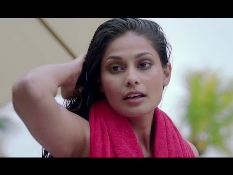 Vir Das Meets His Facebook Friend Puja Gupta - Go Goa Gone