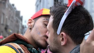 Gay Öpücük Meydan Okuması - Hollanda (Korona Öncesi)