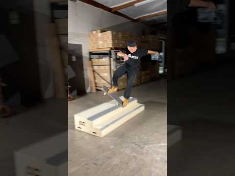 Skateboarding with friends‼️🤘🏽 #skateboarding #diy #obstacles