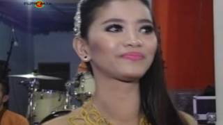 Download lagu Via Vallen Selow
