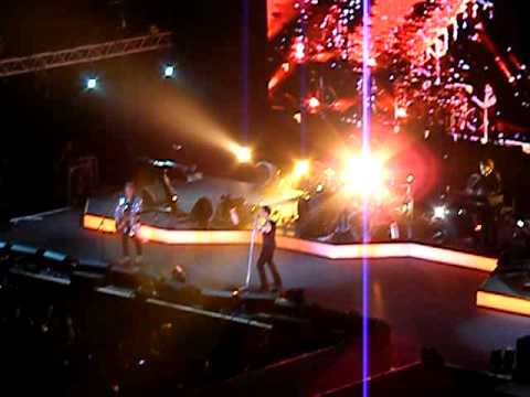 Depeche Mode - Hole To Feed - live - Budapest 2010.01.11.