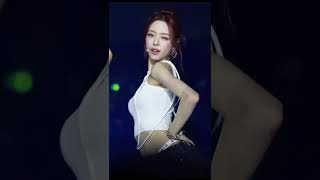 Itzy Yuna 유나