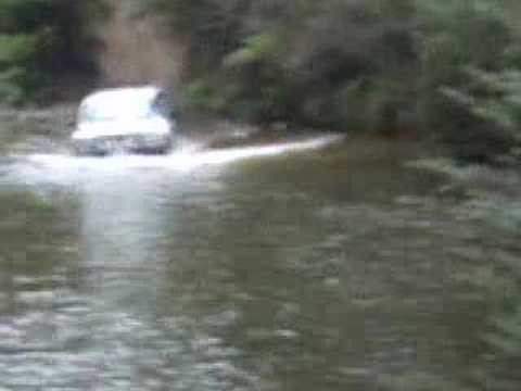 4x4 Nissan Patrol Thompson River Crossing 4x4 Nissan Patrol Thompson River
