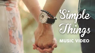 Brooklyn and Bailey – SiMPLE THiNGS (Official Music Video)