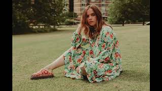 Watch Gabrielle Aplin Magic video