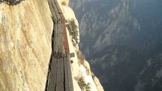 Huashan Cliffside Plank Walk No Harness