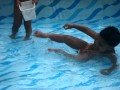 ryan o mergulhador de piscina