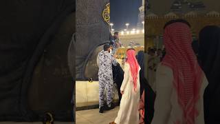 Women Kissing Hajir E Aswadmashaallah