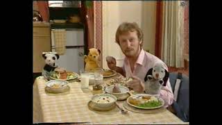 Uk Vhs Start & End Sootys Restaurant 1989