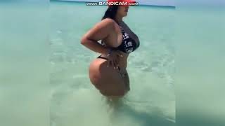 HOT BIG ASS AUNTY IN BEACH SO HOT