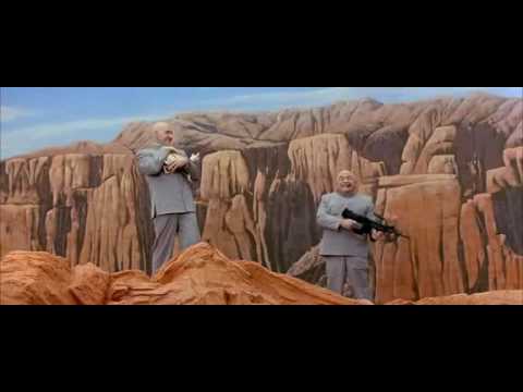 Austin Powers in Goldmember - opening