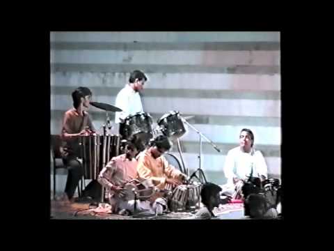 KAR CHALE HUM FIDA JANO TAN SAATHIYON AB TUMHARE HAWALE WATAN...