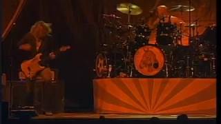 Watch Melissa Etheridge Giant video