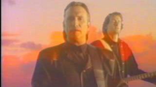 Watch Colin Hay Help Me video