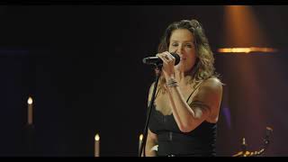 Watch Beth Hart Close To My Fire video