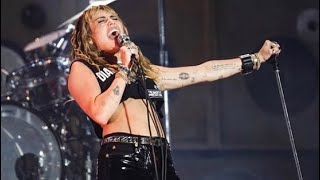 Miley Cyrus - Mother’s Daughter (Live)