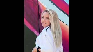 Biography,Age,Weight,Relationships,Net Worth,Curvy Models,Plus Size Models