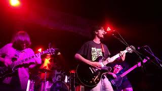 Watch Hoy Dormis Afuera Diluvio video