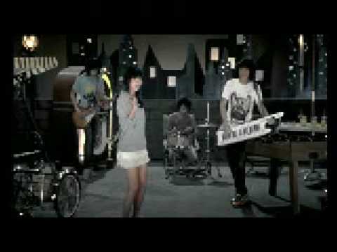 Vierra Dengarkan Curhatku