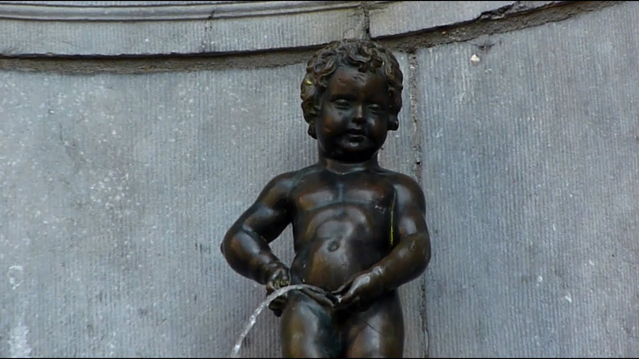 Boy pissing boy small boy pissing Manneken Pis