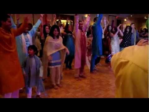 Manish and Priti - Sangeet Flash Mob (Avin Avin Lut Gaya)