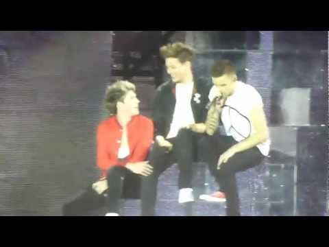 One Direction sing about Louis knee (More than this)