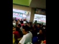 Video: en medio de empujones y desórdenes, venezolanos buscan comida en tiendas