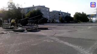 Видео Шахтерск. Ополченцы стреляют из артиллерии Д-30. Separatists Shelling от narckot, Шахтёрск, Украина