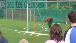 OITLNquUWD8 Video Image