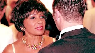 Watch Shirley Bassey Easy To Love video