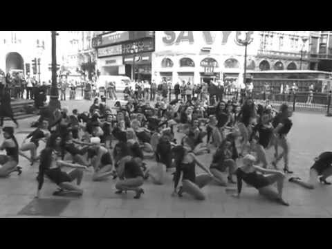 Beyonce 100 Single Ladies Flash-Dance Piccadilly Circus, London for Trident Unwrapped