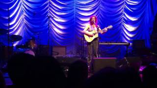 Watch Ani Difranco Way Tight video