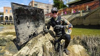 Found Flat Screen TV While Searching Drained River for Interesting Finds! (Does It Still Work??) Found Flat Screen TV While Searching Drained River for Interesting Finds! (Does It Still Work??)