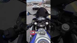 Yamaha R25 Trafikte Akıcı Sürüş