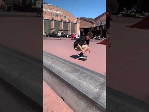 This trick is hard af...Oliver makes it look easy #skateboarding #pizzaskateboards #copenhagen