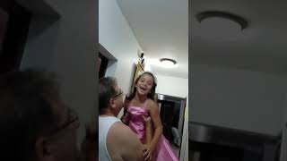 Papá Jugando Con Sus Niñas.