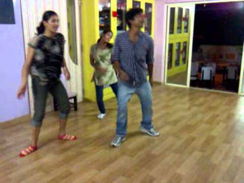 char baj gaye party abhi baki hai.. dance by kunal(Dance floor...