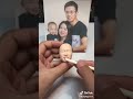 هذا الرجل مبدع لايفوتك لقد شكل اشخاص بصلصال!!!!