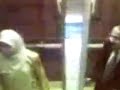 image Pemimpin Pembangakang Bercium Dalam Lift