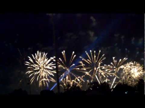 Spectacular ending to the Fireworks show in Kuwait (10th November 2012)