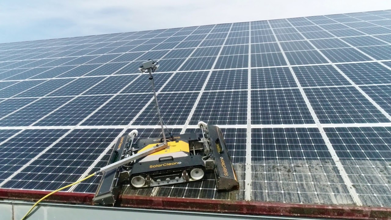 SolarCleano F1 with 1,2m brushes