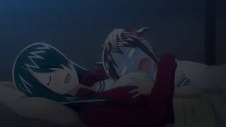 Momentos divertidos del anime - Una almohada de pechos