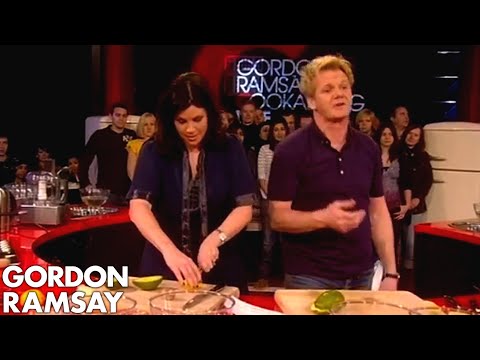 Gordon prepares prawn cocktail with Kirstie Allsopp