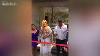 Tuğba Özay Kuyumcu Açılışında