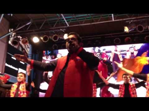 Shankar Mahadevan Suno Gaur Se Duniya Walo Live in New York...