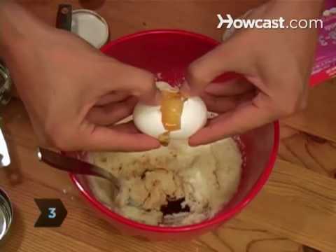 VIDEO : how to make sugar cookies - watch more christmaswatch more christmasrecipesvideos: http://www.howcast.com/videos/66653-how-to-make-watch more christmaswatch more christmasrecipesvideos: http://www.howcast.com/videos/66653-how-to-m ...
